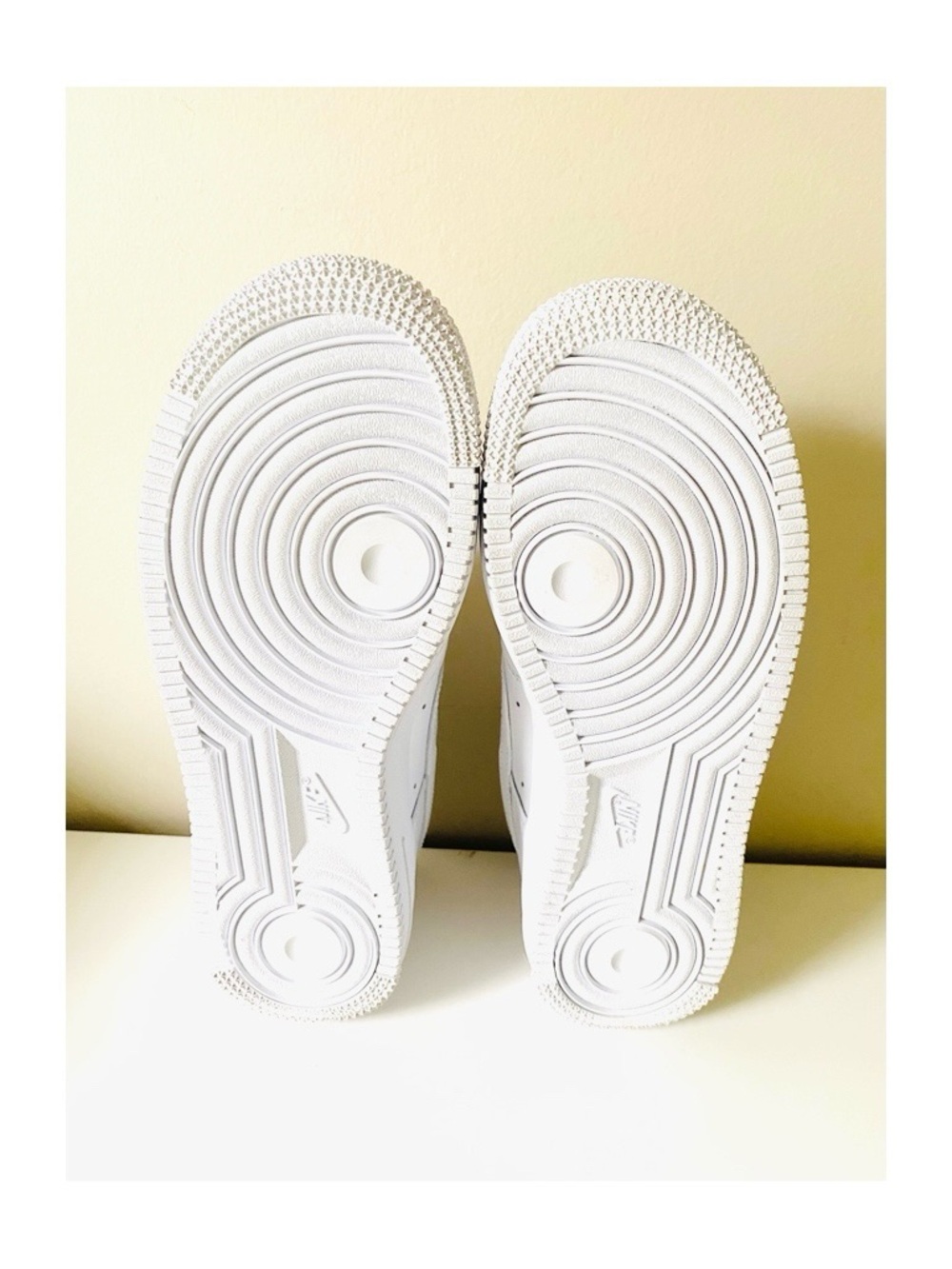Nike Air Force 1 '07 Low White Sneakers US 6 Women’s Shoes - Picture 11 of 12